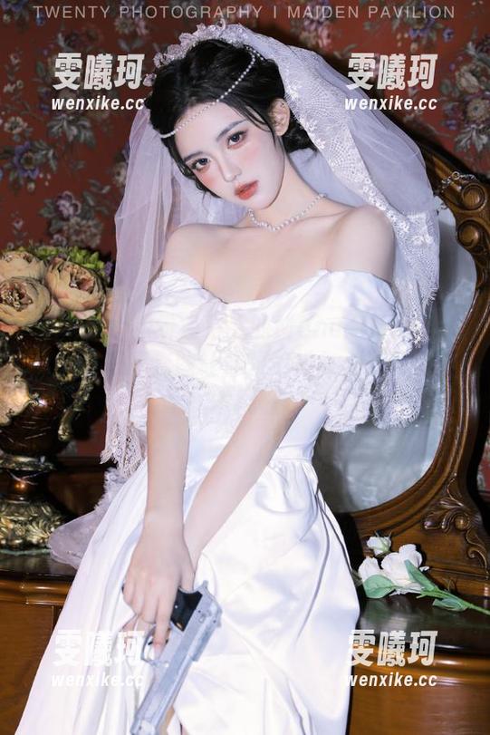 美媛馆-Manuela玛鲁娜 美媛馆 - 缤纷色彩下的Manuela玛鲁娜修女:写真套图让你领略她与众不同的艺术风格