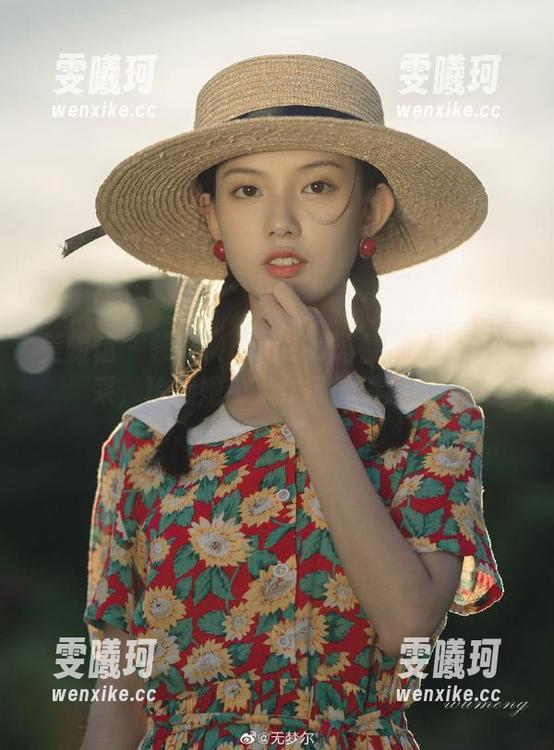 美媛馆-Manuela玛鲁娜 美媛馆 - 领略Manuela玛鲁娜眼镜的风采,珍藏她动人作品的清晰图片