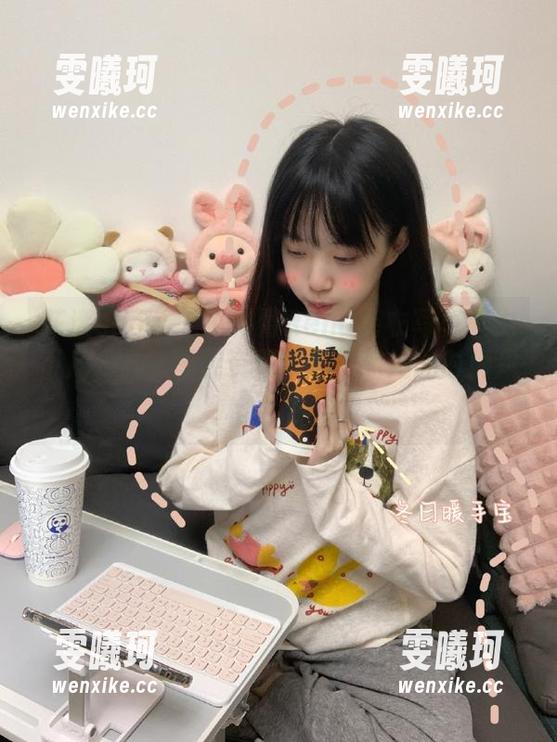 花漾show-小海臀Rena 花漾show - 小海臀Rena毛衣写真魅力不凡,最新图库资源带你领略她的时尚风格之旅!