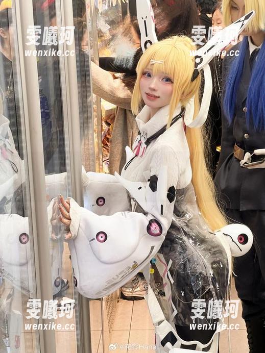 花铃Hana 花铃Hana私拍套图大揭秘,纯白色调展现出少女无畏的梦想!
