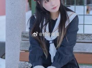 荒井喵喵专属睡衣写真图集更新，温暖与美丽交织，让人想要收藏！