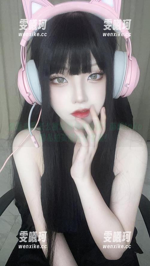想看衣服怎么被运动装备征服？菌烨tako的私拍美图给你答案！
