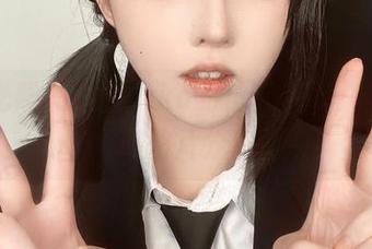 无圣光照亮菌烨tako的长腿瞬间，精彩写真图片分享