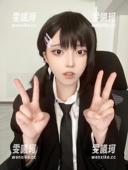 菌烨tako 无圣光照亮菌烨tako的长腿瞬间,精彩写真图片分享