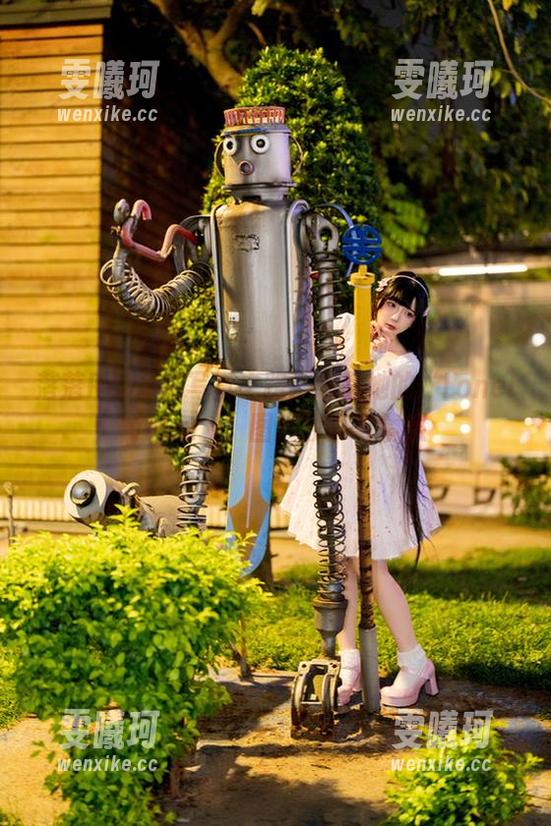 落落Raku 落落Raku的写真之路:细品她的“LonelyMary”图册故事与情感