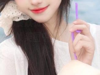 蜜桃社 – 免费欣赏伊素妍的白裙写真，带你领略每一帧美图中蕴藏的独特气质与风格！
