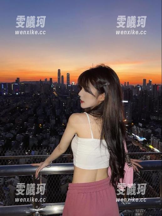 蜜桃社-木楠Nan 蜜桃社 - 木楠Nan眼镜写真图包,探索她眼中的五彩缤纷生活吧!
