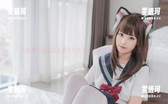 领略蜜汁猫裘的私房写真艺术，小妈的光影世界等你来探