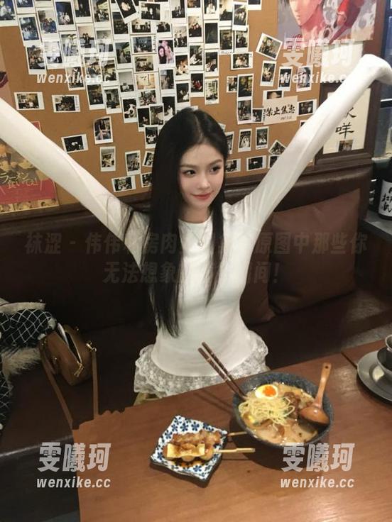 袜涩-伟伟 袜涩 - 伟伟私房肉丝图集:原图中那些你无法想象的搞笑瞬间!