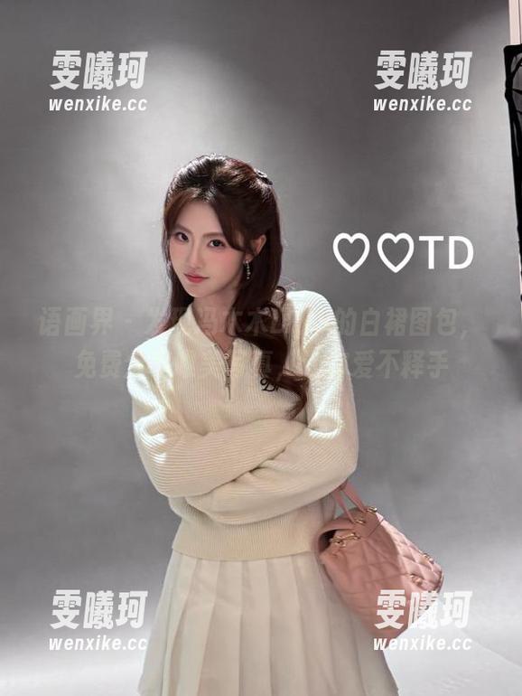 语画界-冯木木LRIS 语画界 - 发现冯木木LRIS的白裙图包,免费分享唯美写真,让你爱不释手