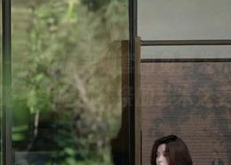 语画界 – 顾桥楠美脚套图免费发布，带你领略绝美腿部线条的艺术之美！