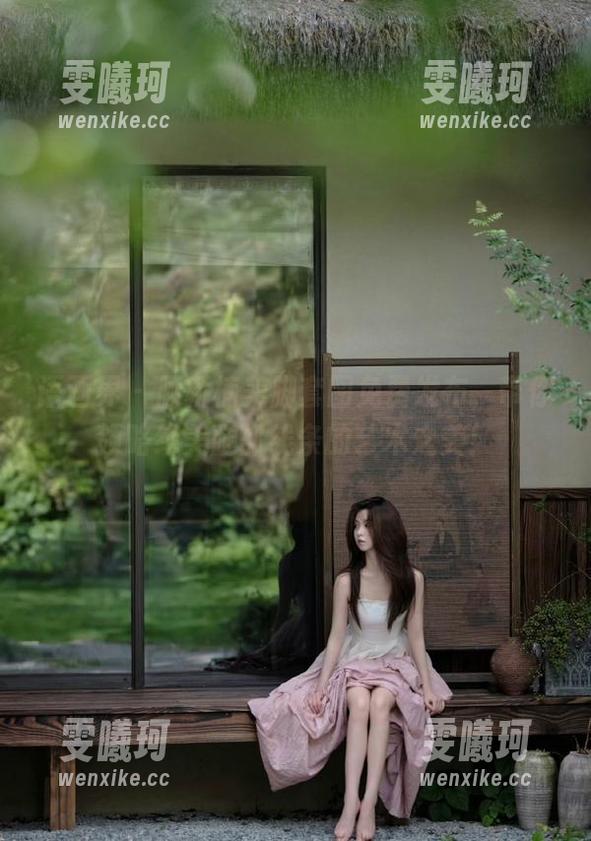 语画界-顾桥楠 语画界 - 顾桥楠美脚套图免费发布,带你领略绝美腿部线条的艺术之美!