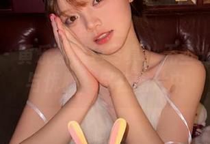 语画界 – 黄乐然黑色写真：无圣光的神秘与优雅，尽在图片中
