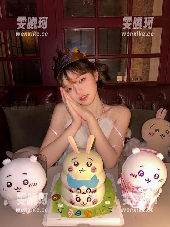 语画界-黄乐然 语画界 - 黄乐然黑色写真:无圣光的神秘与优雅,尽在图片中