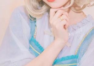 免费写真合集：超级小禾儿的双马尾和她那些搞笑瞬间