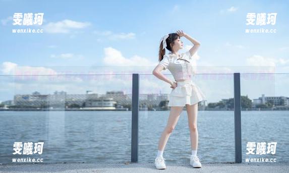 微密圈 - 轩子巨2兔最新酒红礼服写真发布，网盘下载助你体验这份独特的艺术之美！
