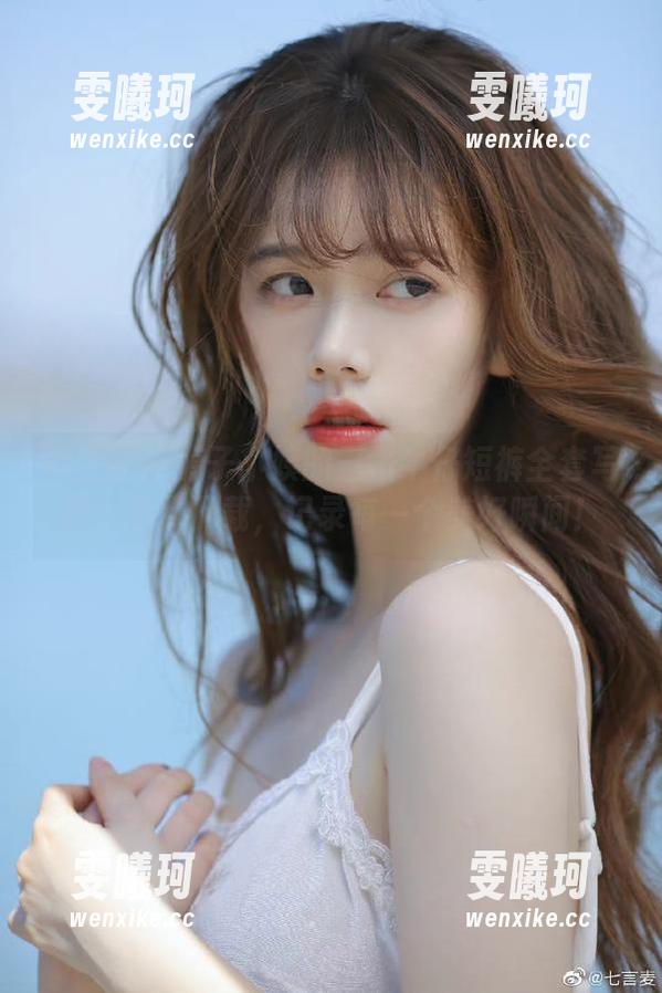 醇子小姨 微密圈 - 醇子小姨的三角牛仔短裤全套写真,免费下载,记录每一个美好瞬间!