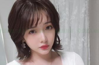 雯妹不讲道理的灰丝写真：高清原图捕捉美丽瞬间，带你进入她的世界！