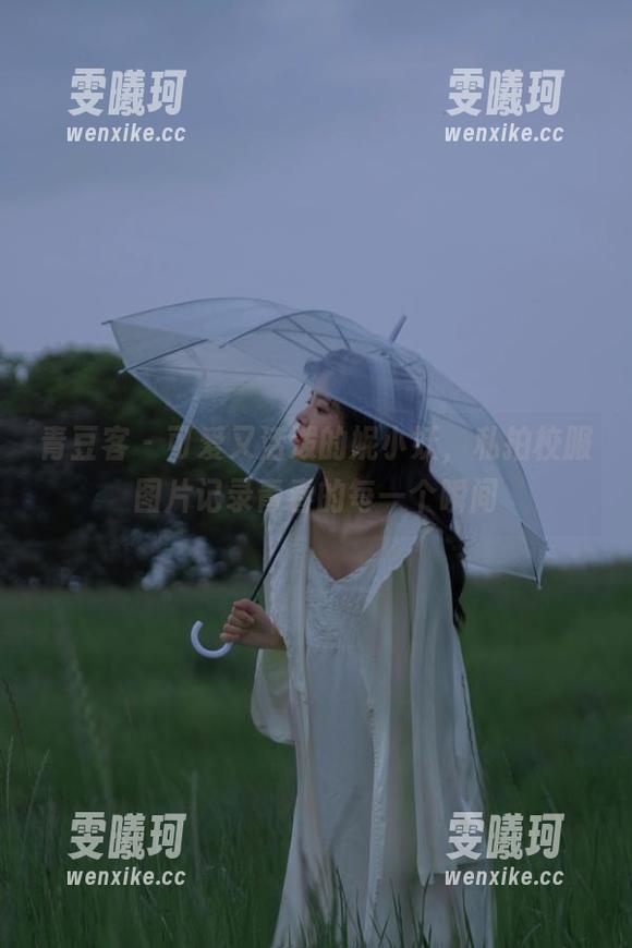 青豆客-妮小妖 青豆客 - 可爱又活泼的妮小妖,私拍校服图片记录青春的每一个瞬间