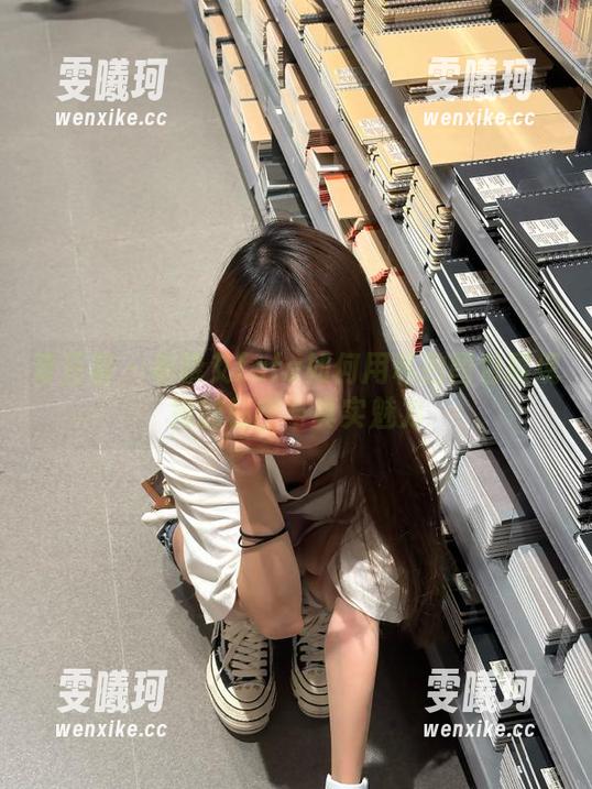 青豆客-晓艾fafa 青豆客 - 看晓艾fafa如何用私拍图包展现她的秘密与真实魅力