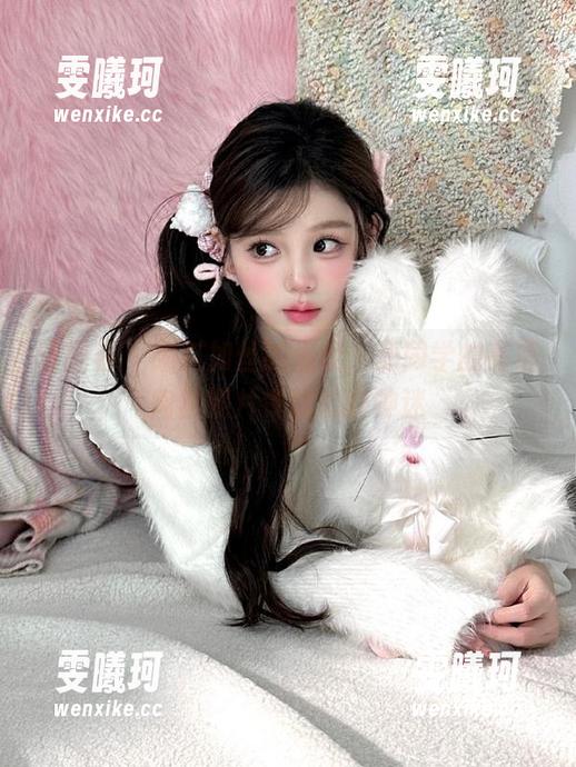 青豆客-潇同学 青豆客 - 细腻如丝的温柔,潇同学的高清肉丝照片令你心醉神迷