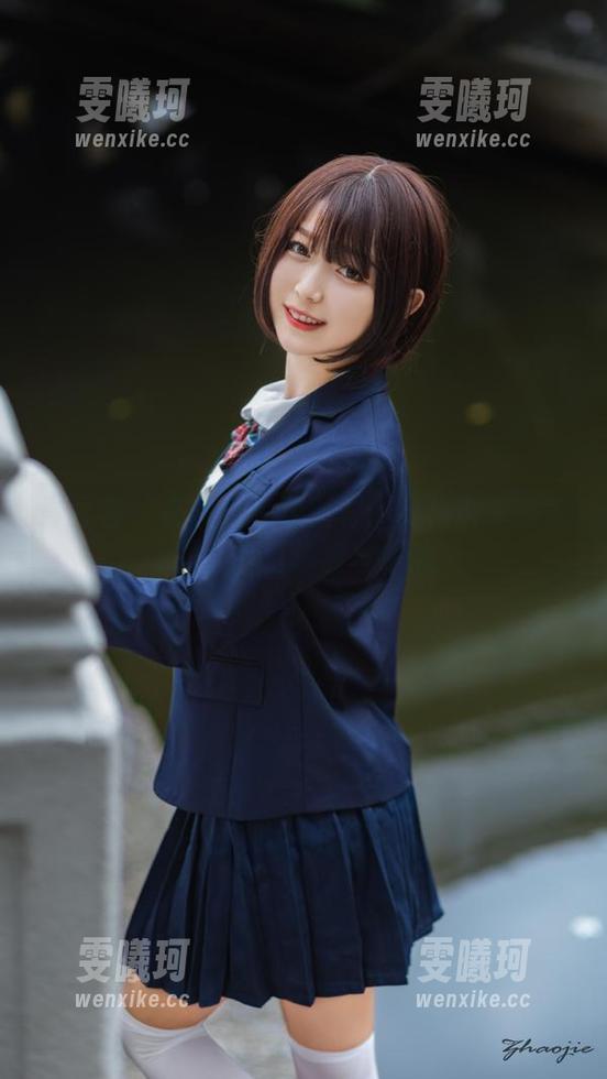 青豆客-莫雅淇 青豆客 - 在水中绽放光彩:莫雅淇泳池美图作品引领夏日潮流