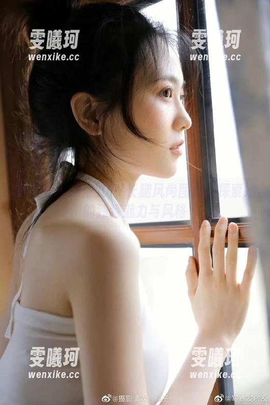 青豆客-颖莹儿YY 青豆客 - 颖莹儿YY长腿风尚图集:探索她的独特魅力与风格
