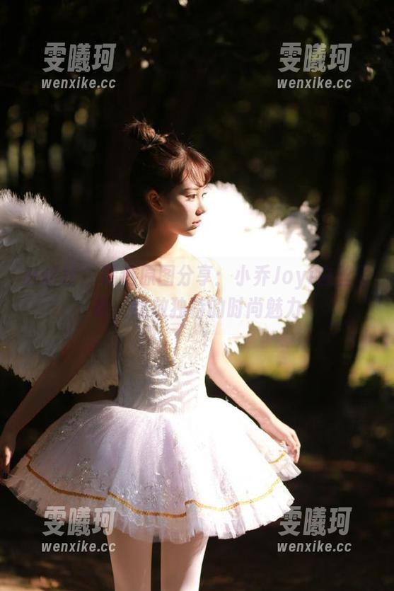 魅妍社-小乔Joyi 魅妍社 - 精选原图分享:小乔Joyi白丝写真,绽放独特的时尚魅力