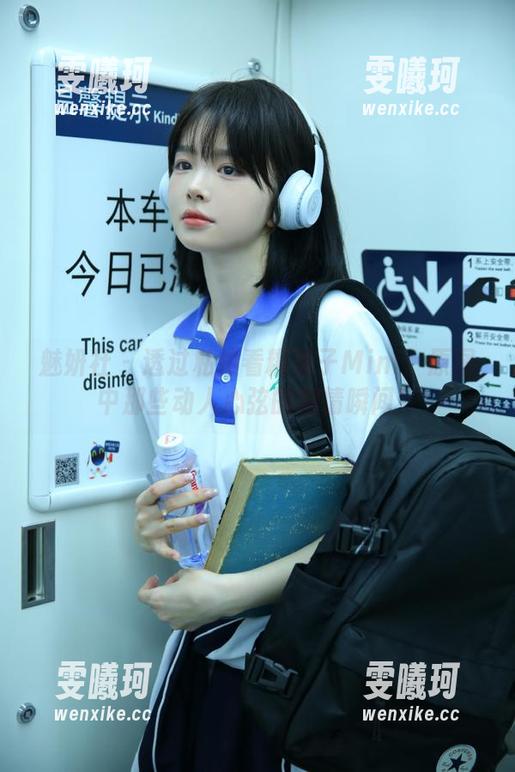 魅妍社-糯美子Mini 魅妍社 - 透过私拍看糯美子Mini:原图中那些动人心弦的剧情瞬间!